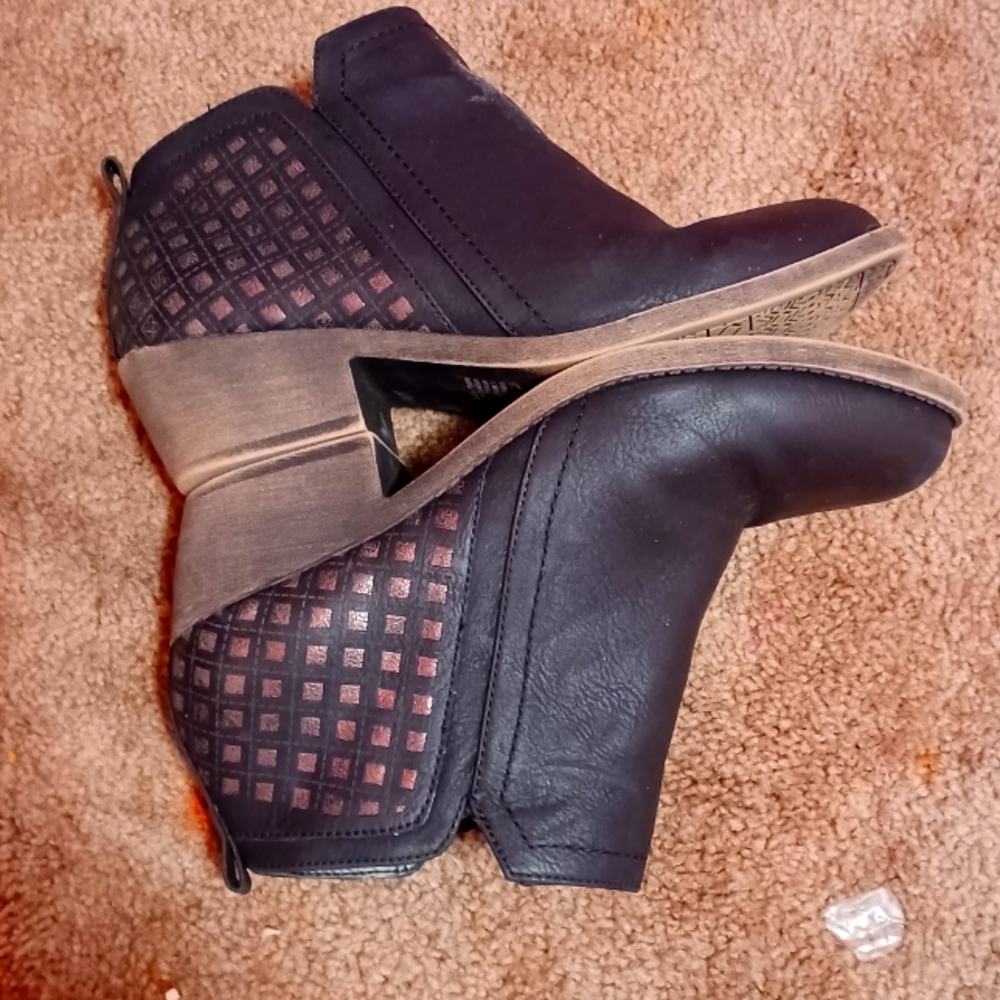 Cute Pair Of Ankle Boots
